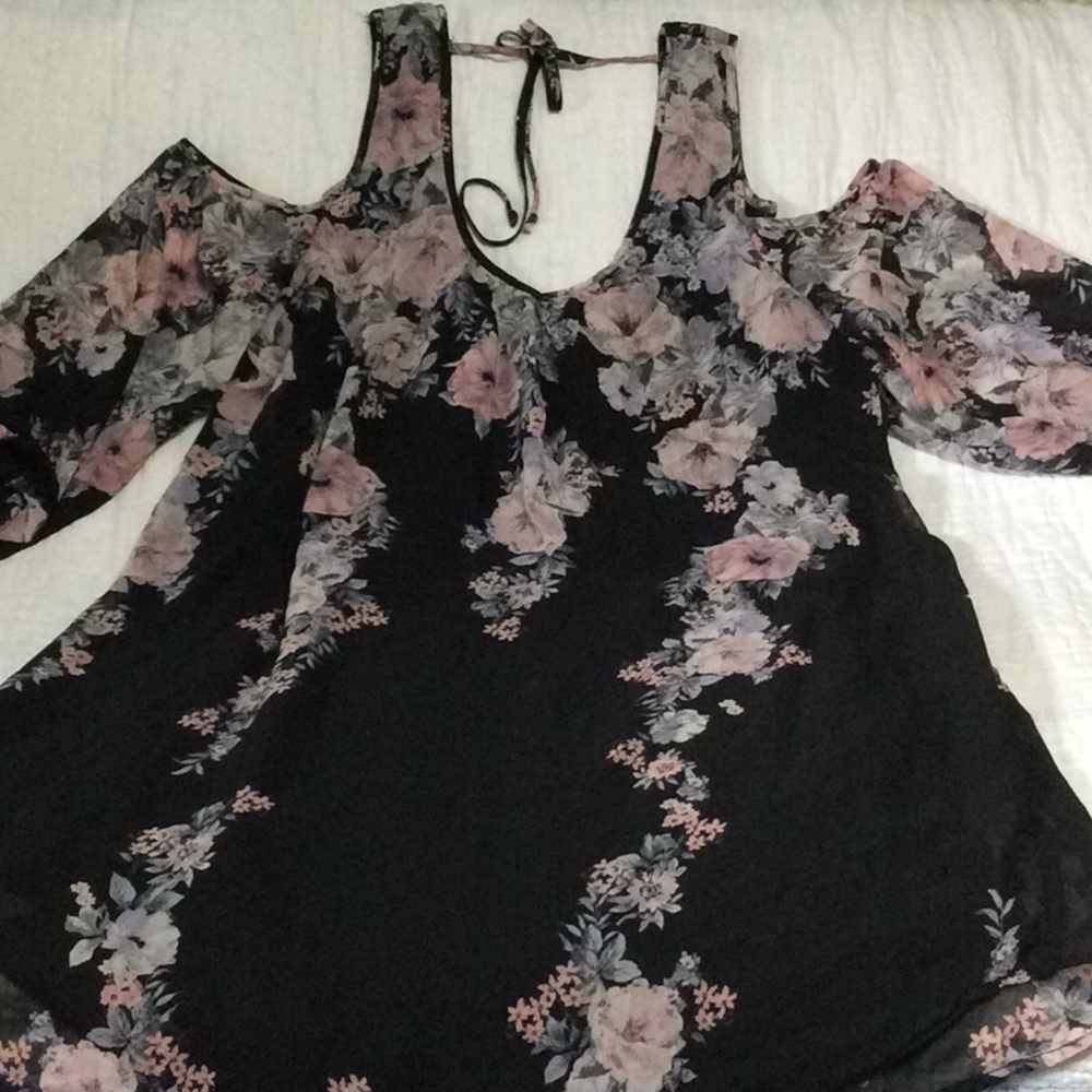 Floral Maurice Drop shoulder dress size large. B47